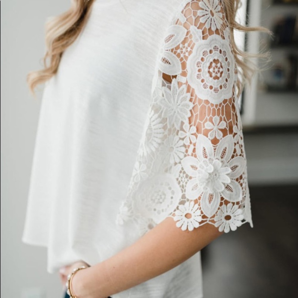 White tee with beautiful lace crochet sleeves. - Picture 3 of 6
